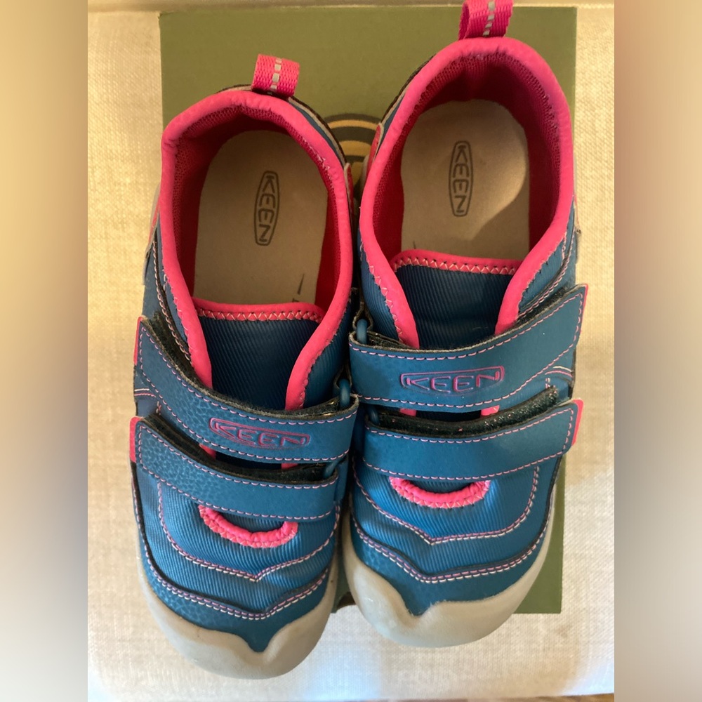 Keen Knotch Hollow Girl shoes like new